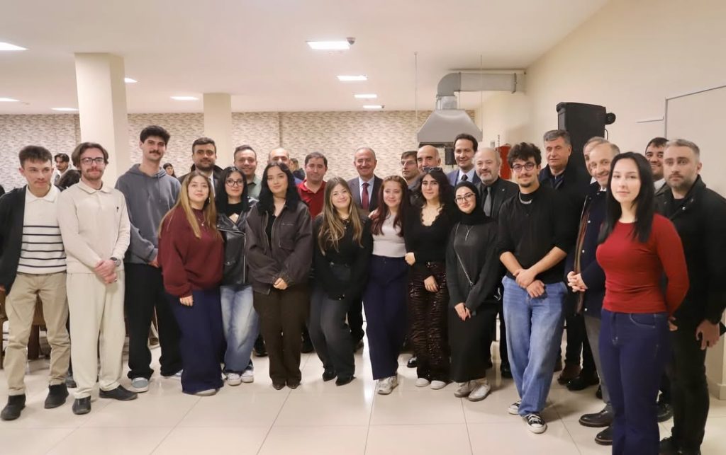 Güneşdoğu Kampüsümüzde Ramazan Bereketi: Öğrencilerimiz ve Protokol İftar Sofrasında Buluştu