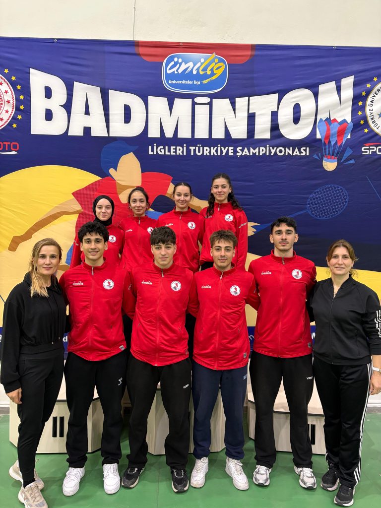 Badminton Süper Ligi’nde OMÜ’ye Türkiye 3.’lüğü