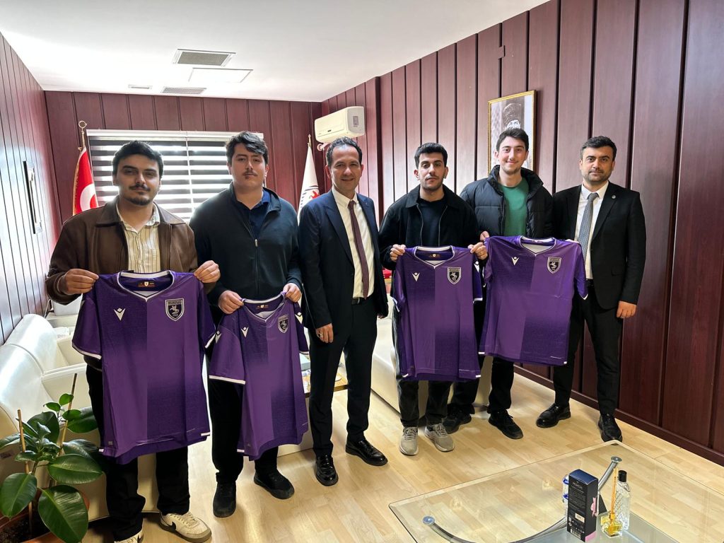Kampüste Forma Sevinci: Hediyeler Sahiplerini Buldu