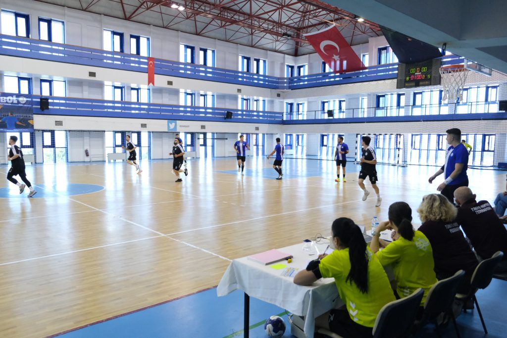 ÜNİLİG Yaz Sporfest Hentbol Müsabakaları Üniversitemiz Ev Sahipliğinde Devam Ediyor